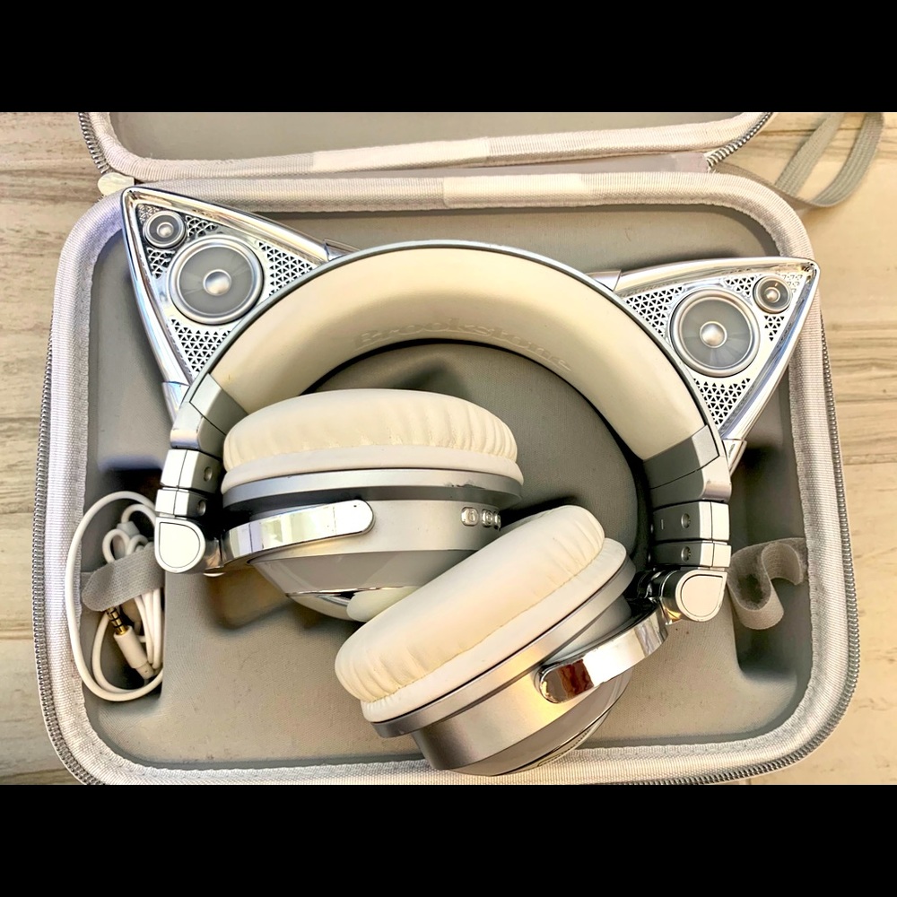 Brookstone Wired Cat Ear Headphones Lighted Purple